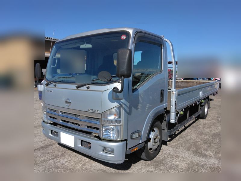 ニッサン　アトラス