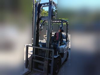 ニッサン　フォークリフト